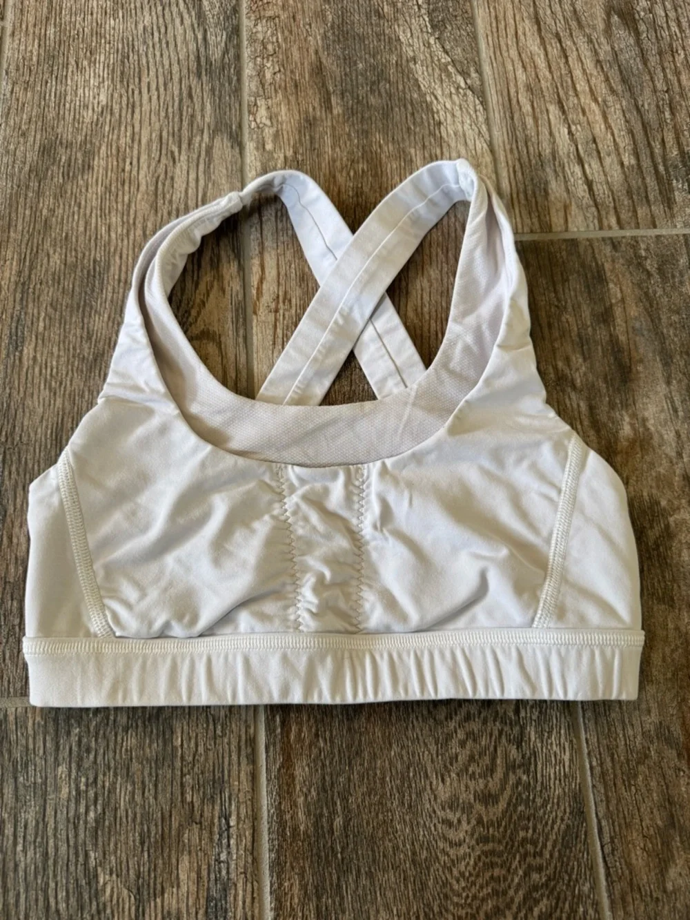lululemon athletica run stuff your braWhite Cross-Back Sports Bra